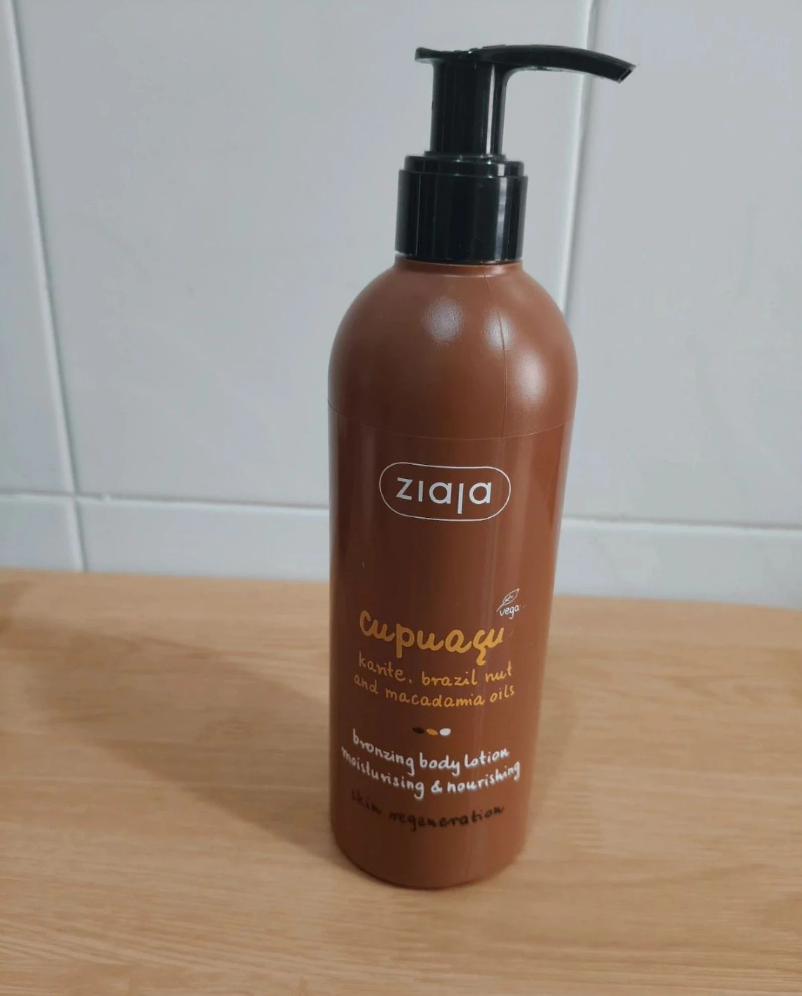 Autobronceador loción corporal bronceadora Ziaja 300 ML Nuevo